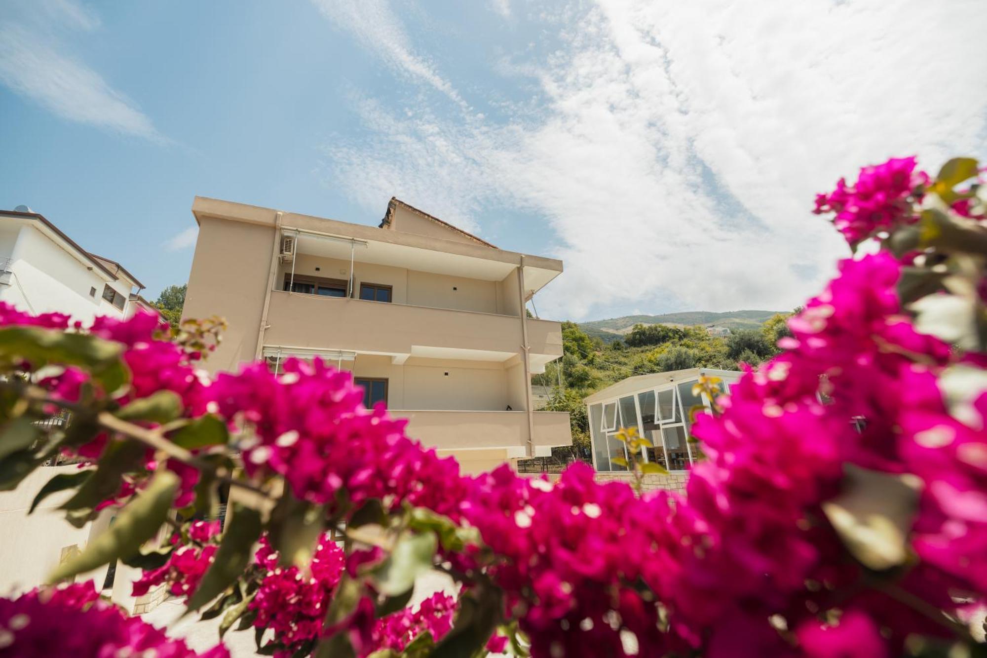 Voyage Villa Vlorë Екстериор снимка