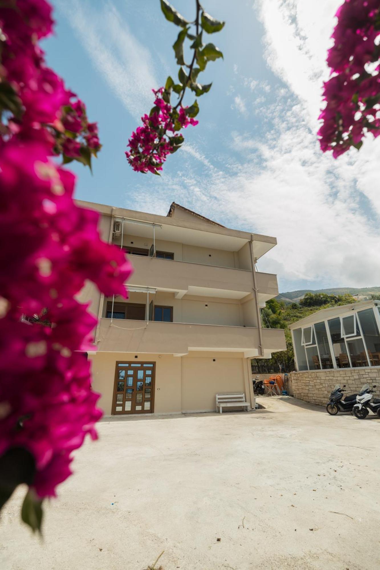 Voyage Villa Vlorë Екстериор снимка