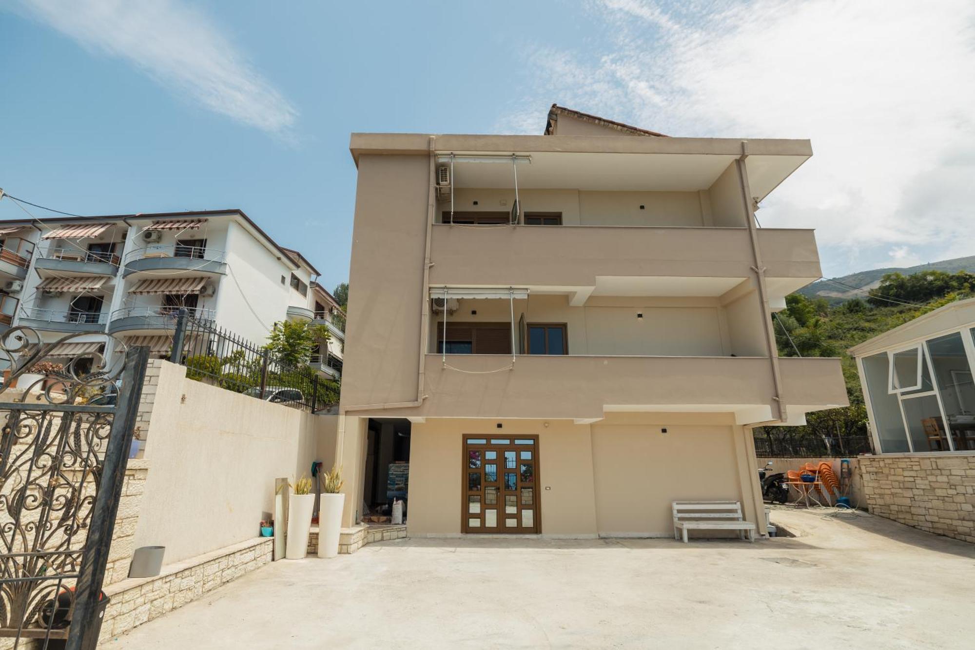 Voyage Villa Vlorë Екстериор снимка